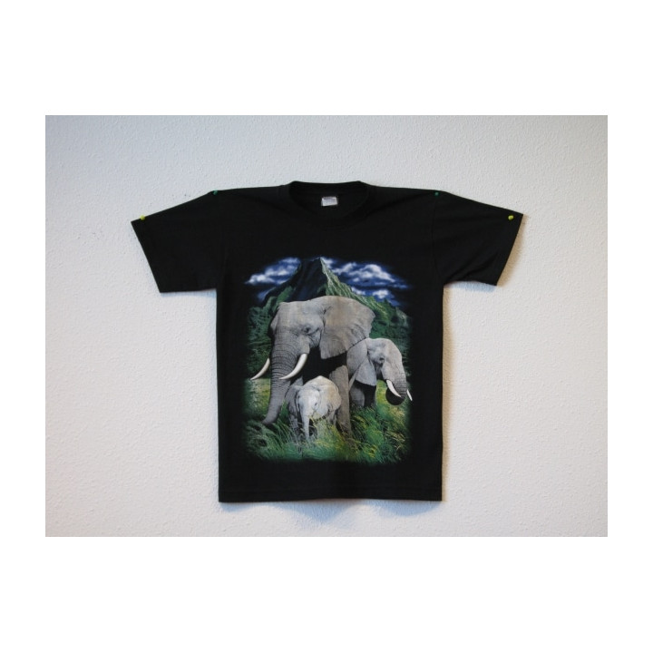 T-shirt with 3 elephants