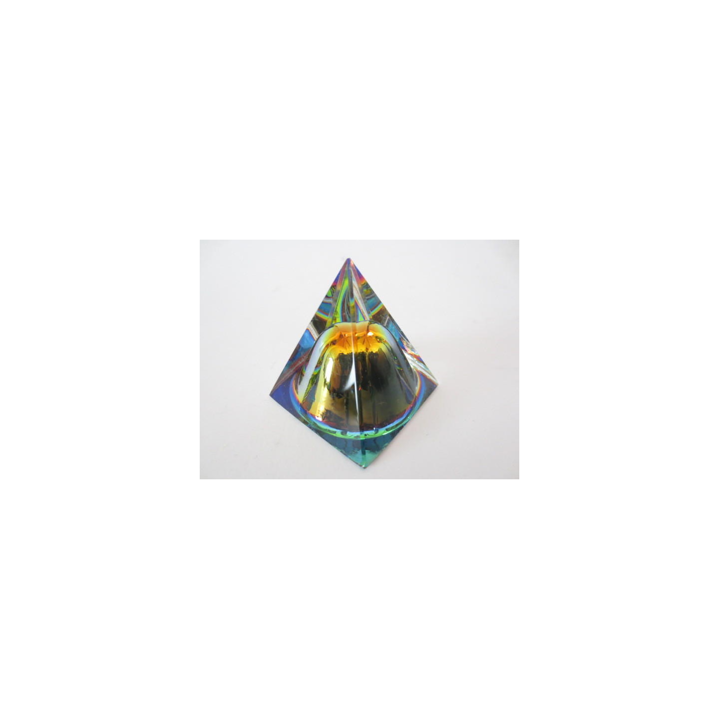 Crystal Prism Pyramide 4 x 4