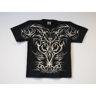 T-shirt fantasy figure