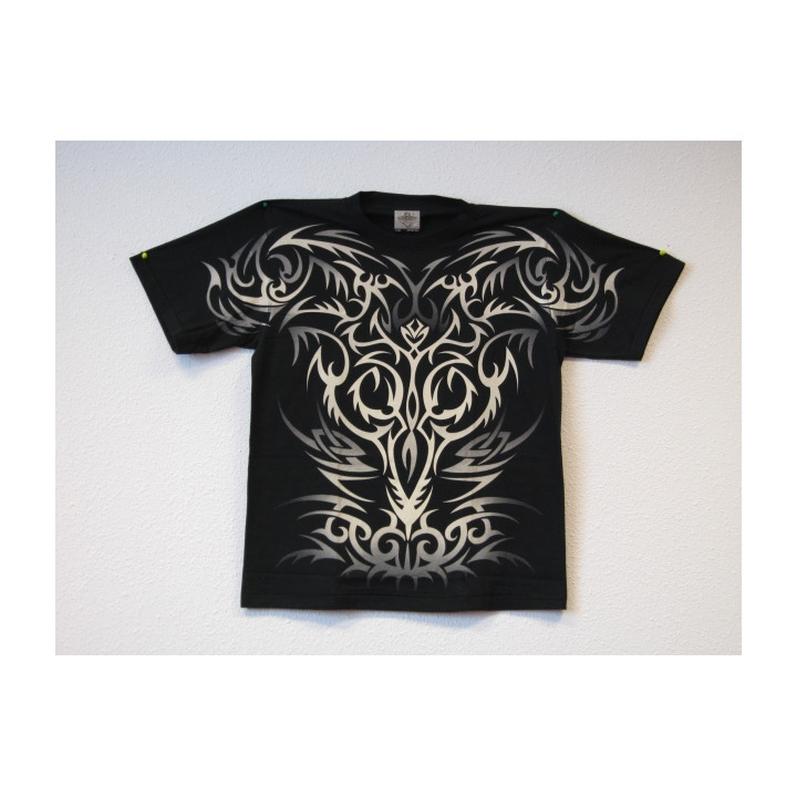 T-shirt fantasy figure