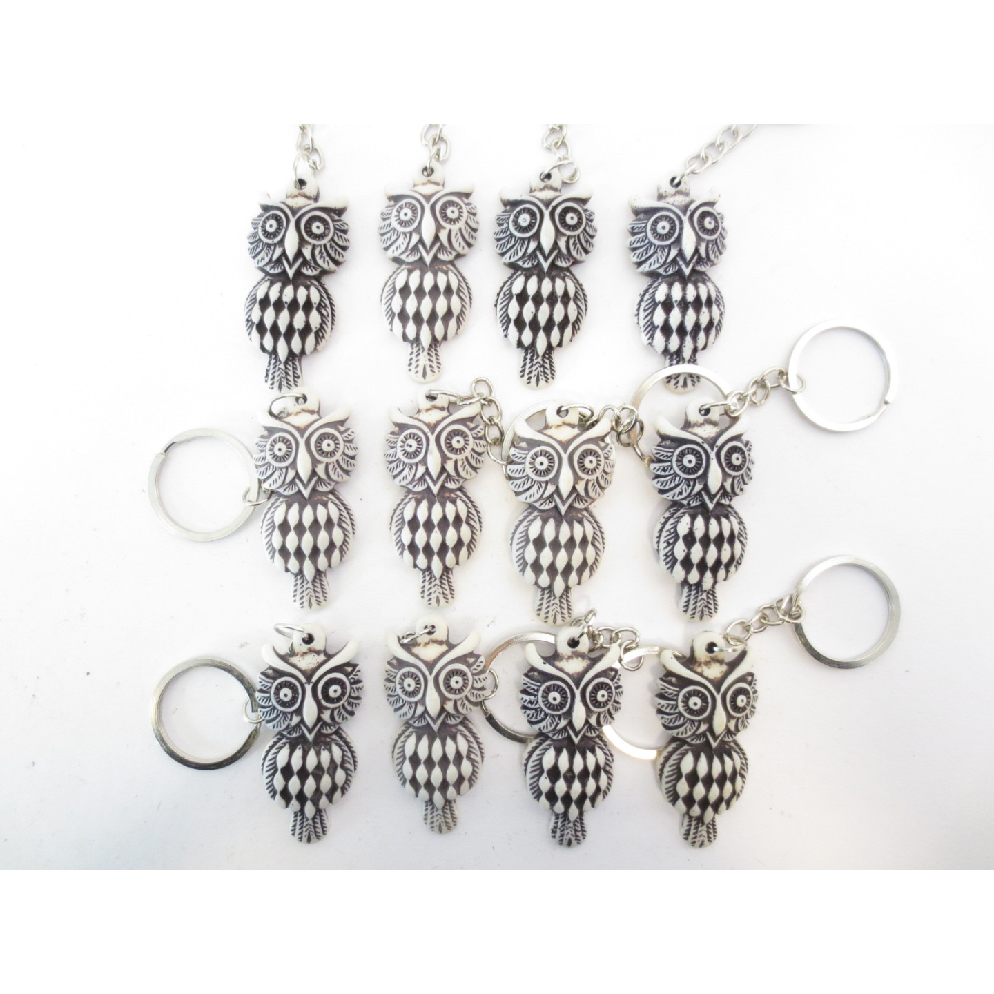 Polystone owl keychain set of 12 white