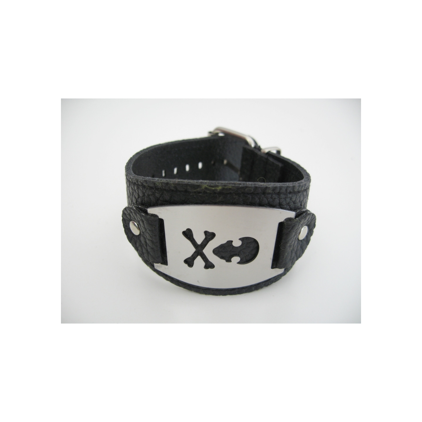 bracelet with metal plate (Skull)