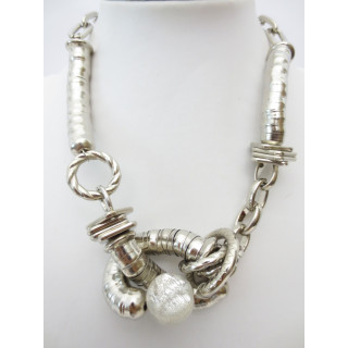 one knot metal necklace