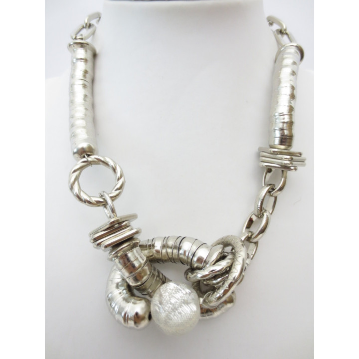 one knot metal necklace