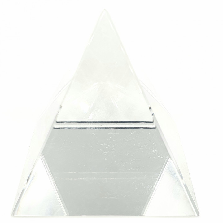 Crystal Pyramid Clear White 6 × 6 cm
