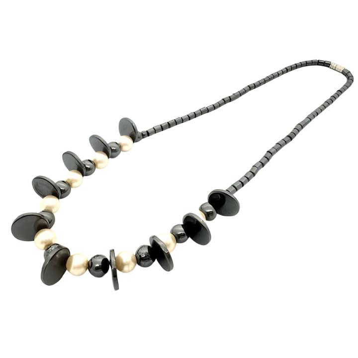 Elegant Hematite Necklace with Pearls (II)