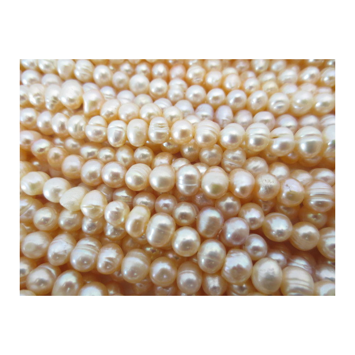 Small pearl beads