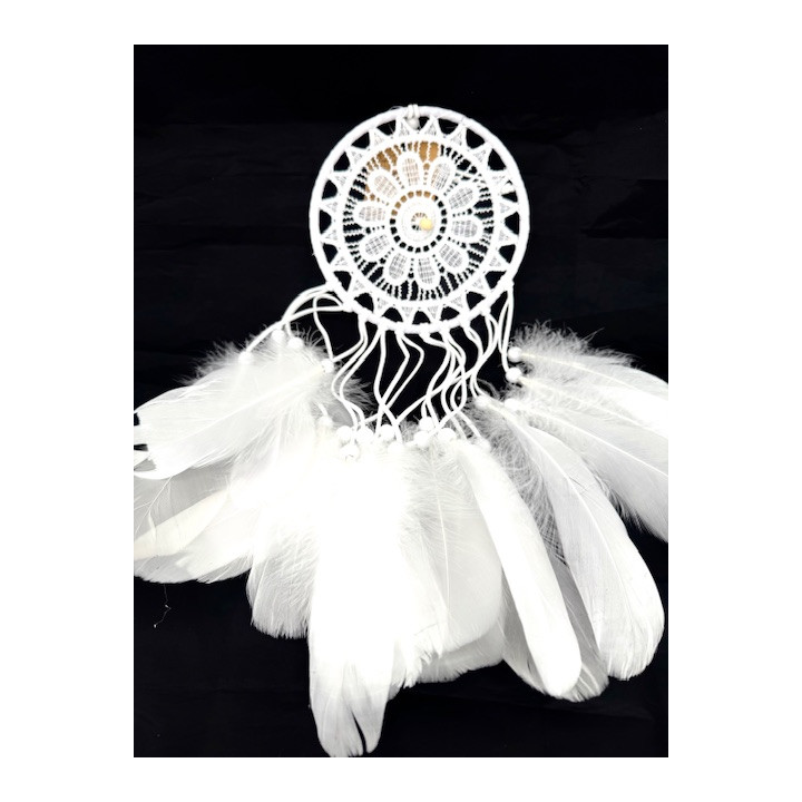 15 cm White Crocheted Dreamcatcher with Feathers