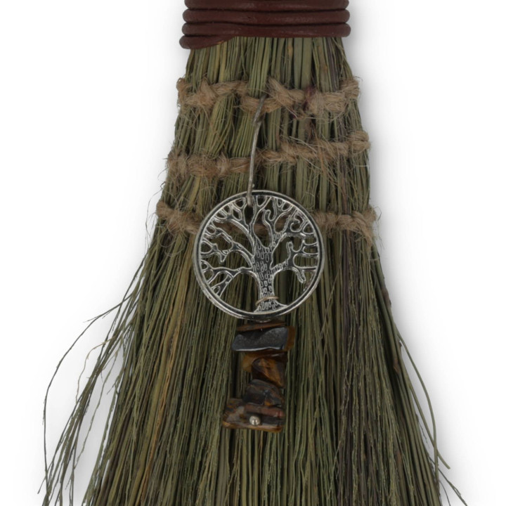 Balai de sorcière Tree of Life avec éclats d’œil de tigre
