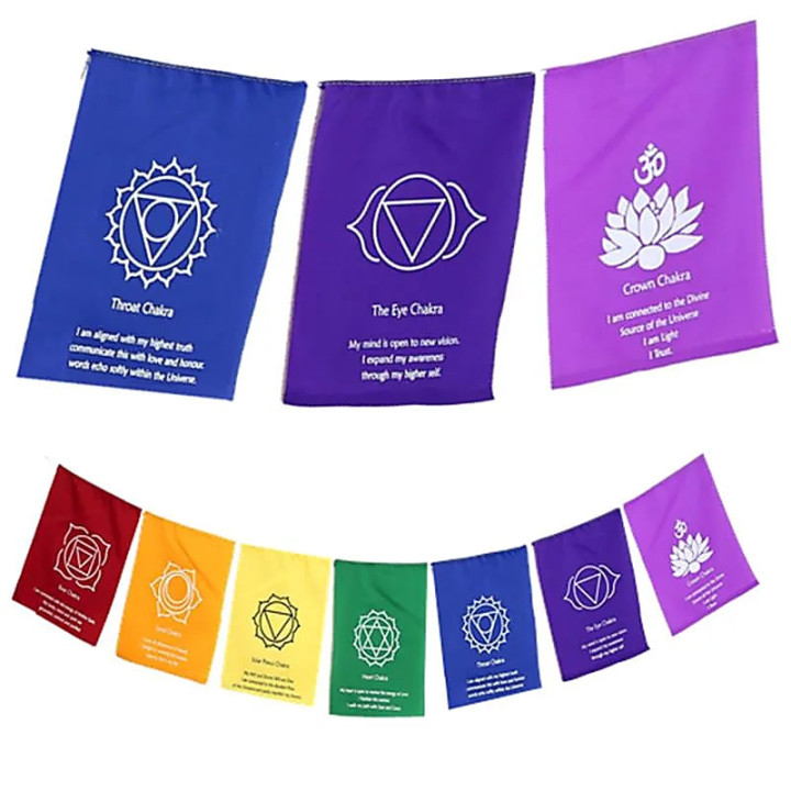 7 drapeaux Chakra sur un cordon | Pieralune
