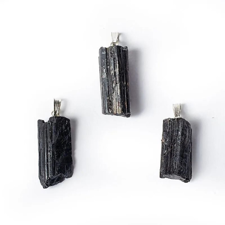 Pendentif pierre précieuse tourmaline noire brute | Pieralune
