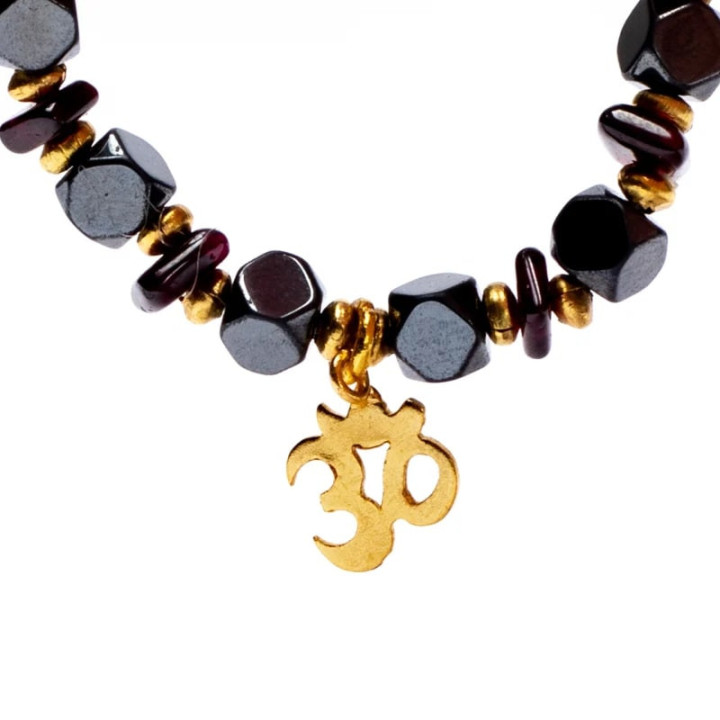 Bracelet Hémétite / Grenat facetté avec Om élastiqué | Pieralune