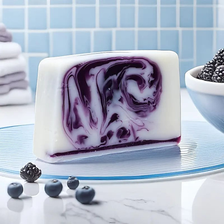 Savon artisanal naturel myrtilles mûres | Pieralune